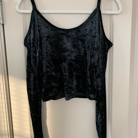 Kendall & Kylie | Velvet Top - Picture 3 of 3